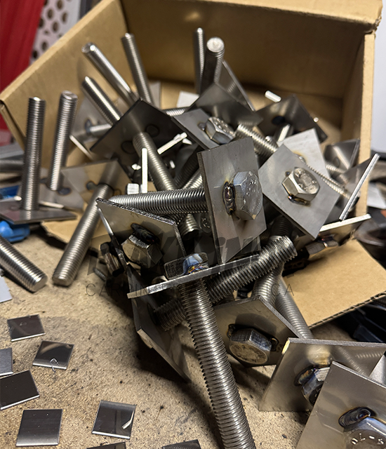 Tornillería soldada para fijación