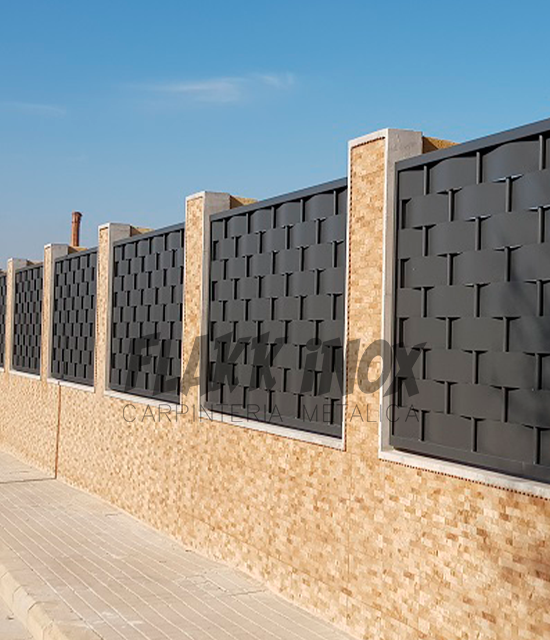 Cerramiento decorativo tipo celosía